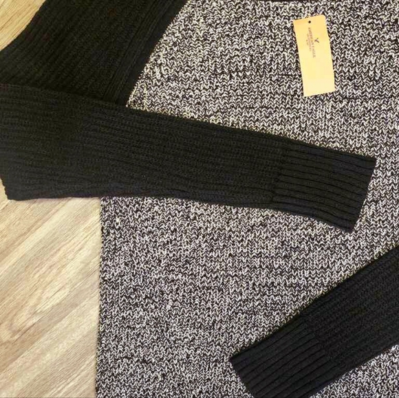 NWT! American Eagle Black and White Heathered Knit Sweater Women's Size Small - Picture 7 of 12